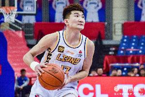 星空体育官方网站-孙铭徽季后赛已吃3T 将被罚款5千元 再吃1T就将禁赛！