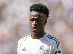 星空体育官网-4次过人仅1次成功+射门1次，每体：维尼修斯低迷表现遭遇主场嘘声