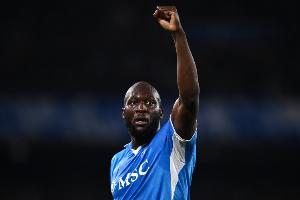 星空体育官方网站-那不勒斯前总监：卢卡库如果接受手术，最多可能缺席八个月时间