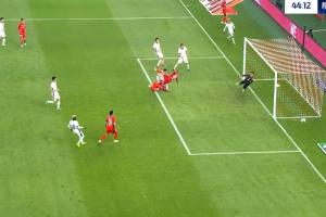 星空体育-海港2球领先！莱昂纳多&amp;李圣龙门前双人包抄，后者头球俯冲破门