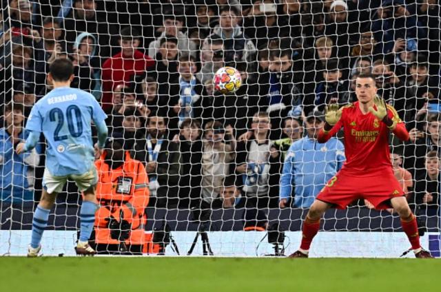 星空体育-点球大战B席射失怪莫德里奇 他把皮球踢向看台！